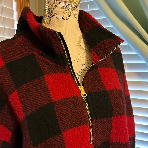 Old Navy Sherpa 1/4-Zip Pullover - Picture 3 of 6